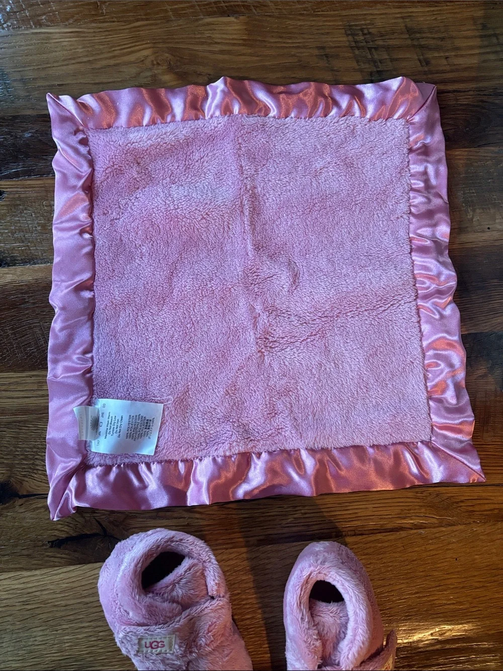 Baby UGG’s 4/5 set shoes and lovey